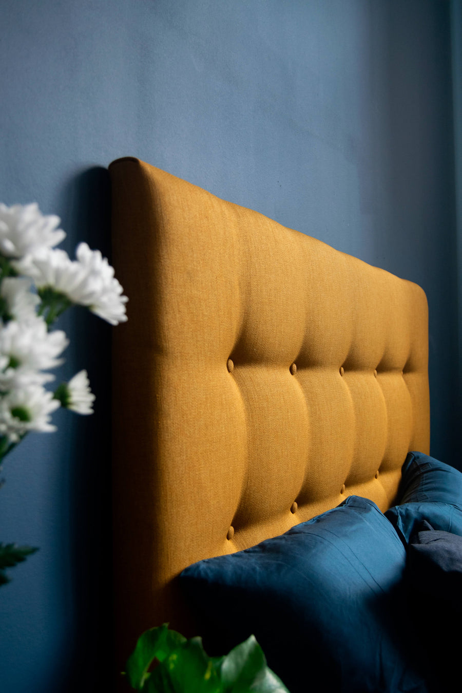 elia sengegavl i sennepsguld, karry polyester | design selv | sengegavl på mål 